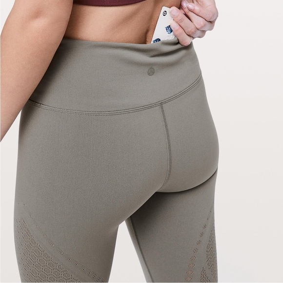 Lululemon Reveal Tight Mindful Motion Carbon Dust Size 4 Athletic Workout - Picture 3 of 15